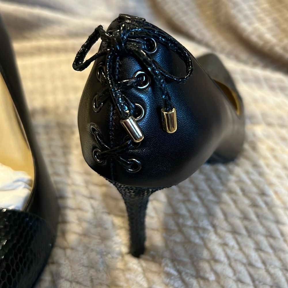 Coach and Four Black Pump